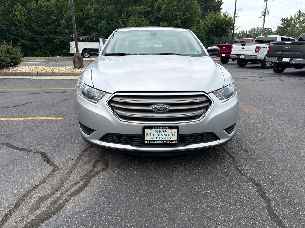 Ford Taurus SE FWD 2019