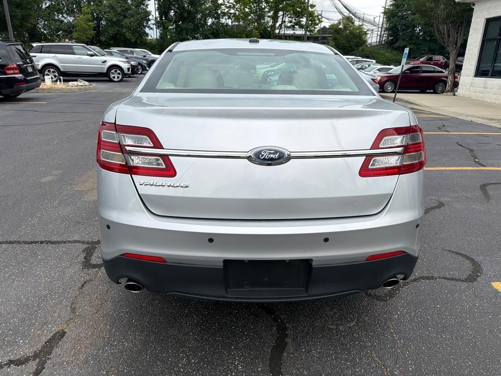 Ford Taurus SE FWD 2019