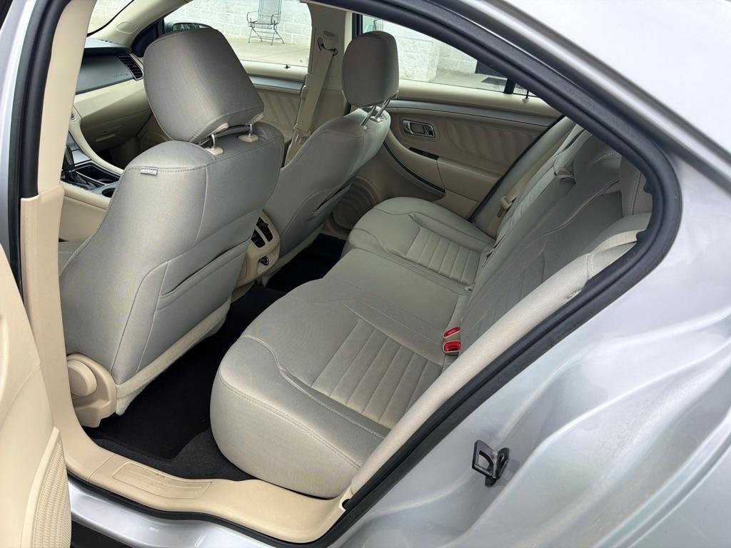 Ford Taurus SE FWD 2019
