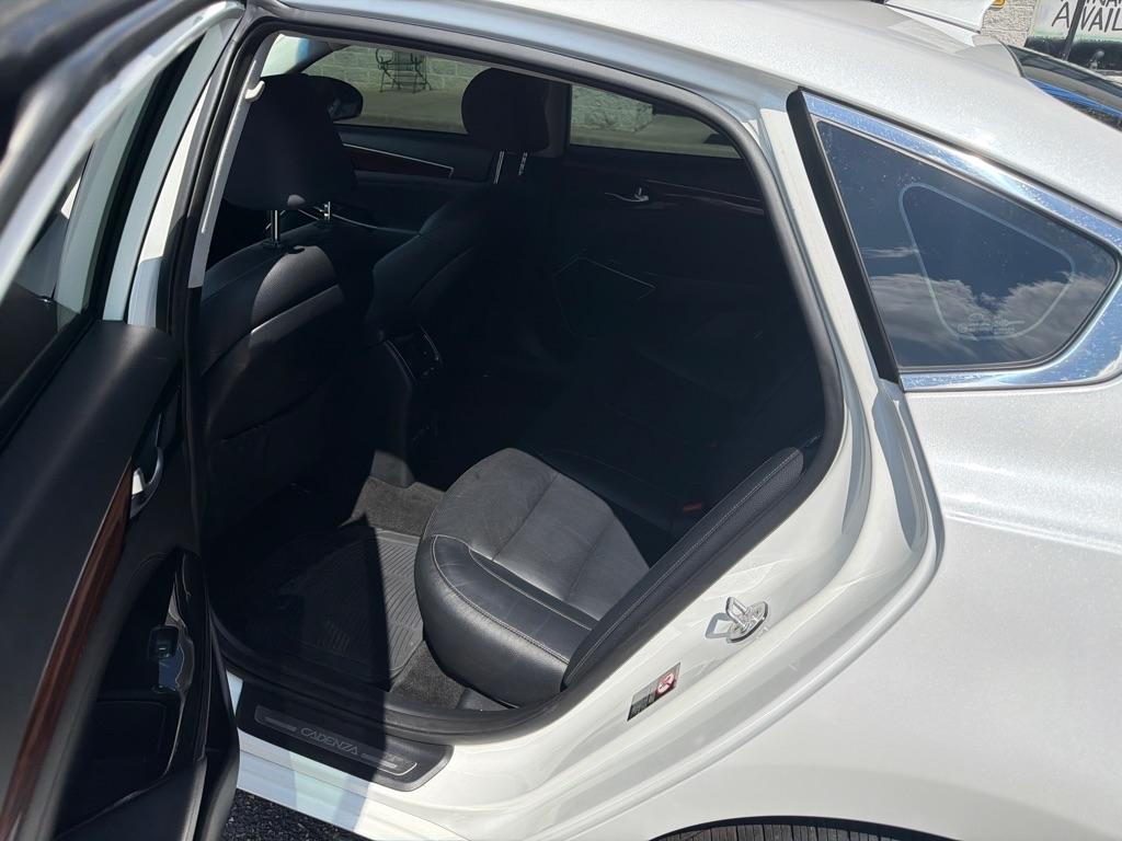 Kia Cadenza Premium 4D Sedan 2017