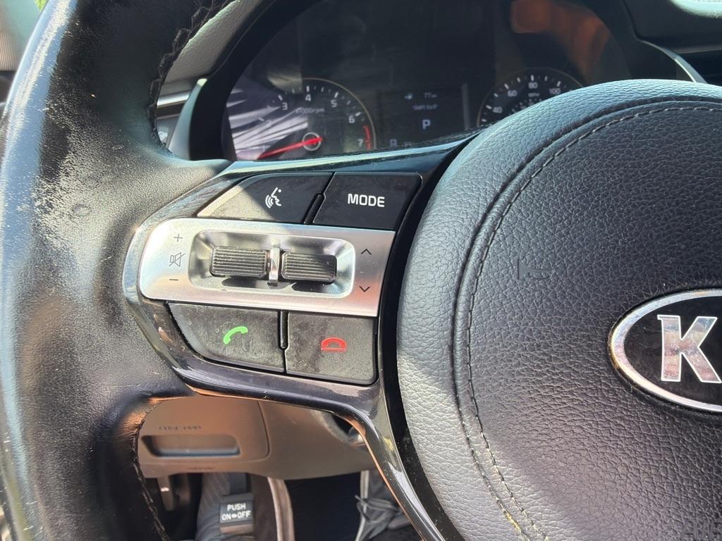 Kia Cadenza Premium 4D Sedan 2017