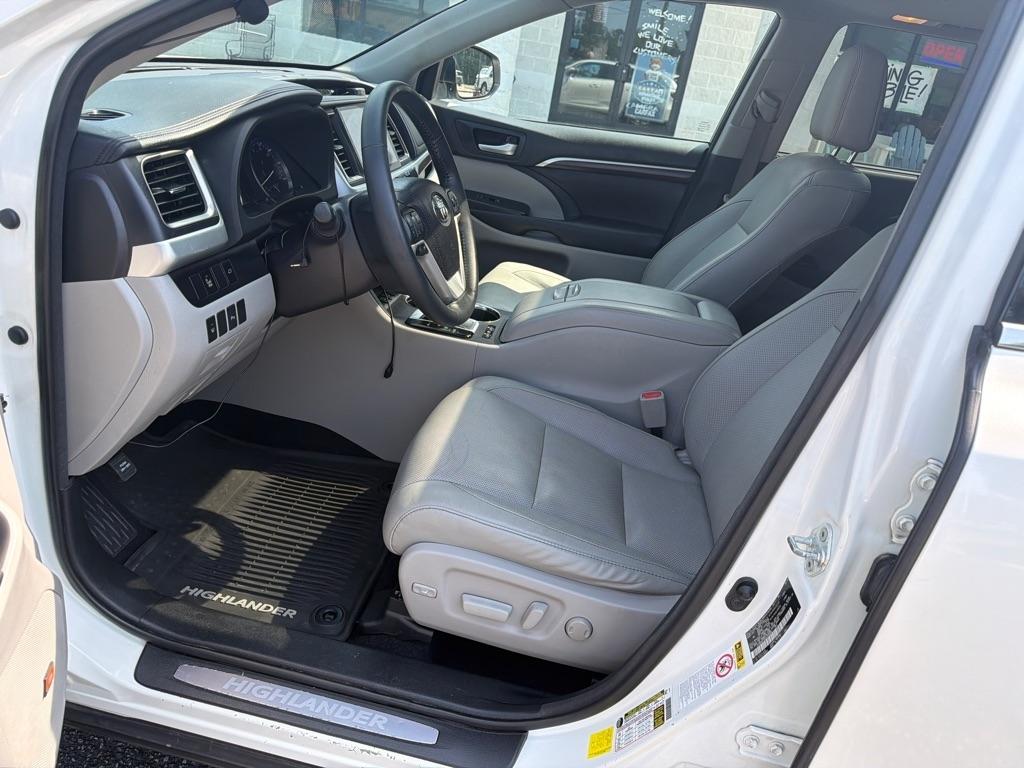 Toyota Highlander AWD 4dr V6 Limited (Natl) 2016
