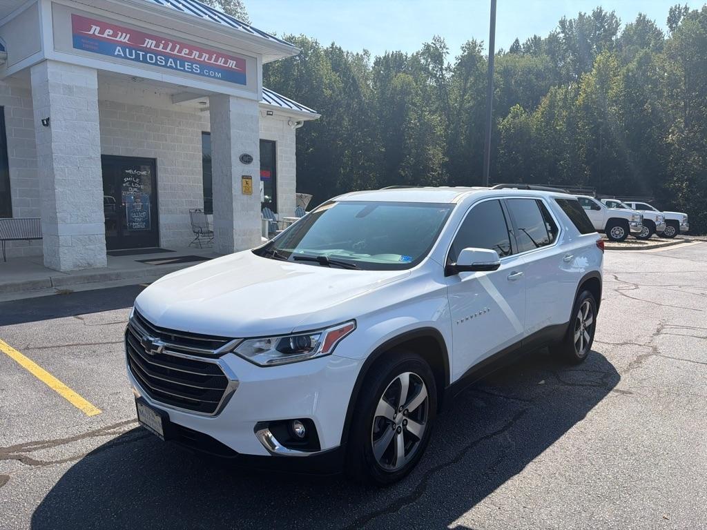 White 2019 Chevrolet Traverse SUV / Crossover Four-Wheel Drive Automatic