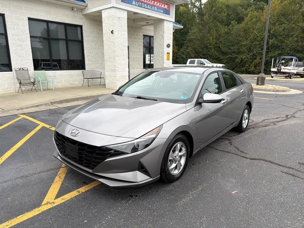 2023 Hyundai Elantra SE IVT