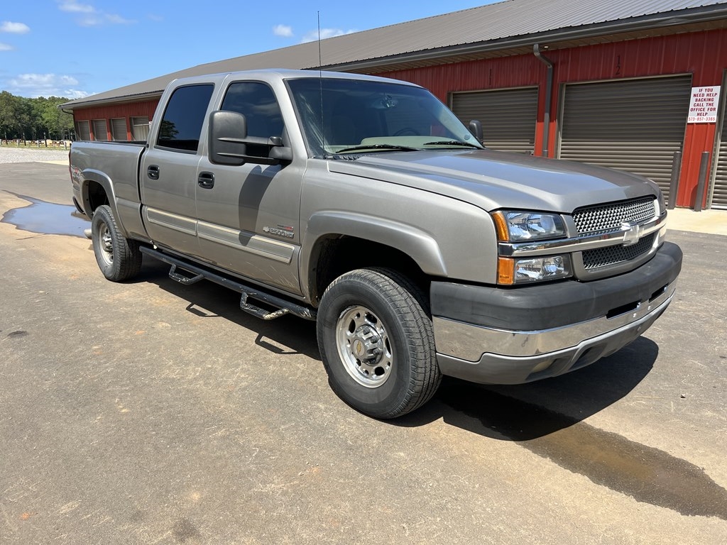 Chevrolet Silverado 2500HD Crew Cab Short Bed 4WD 2003 Chevrolet Silverado 2500HD Crew Cab Short Bed 4WD 2003