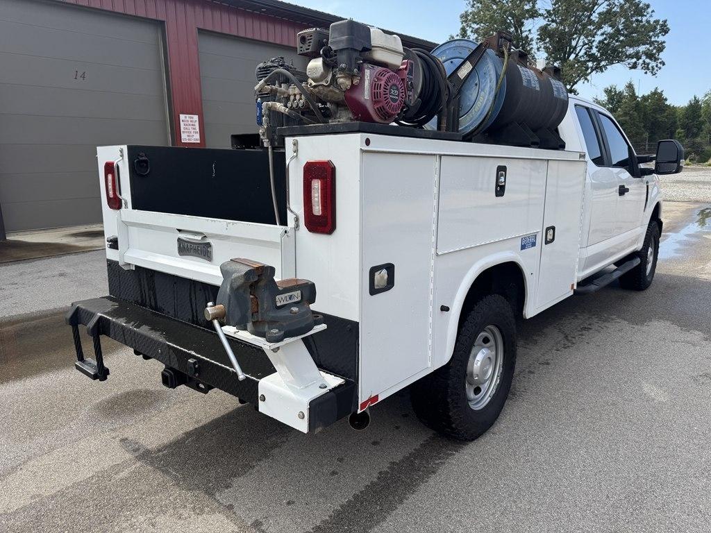 Ford F-350 SD XL SuperCab 4WD 2020