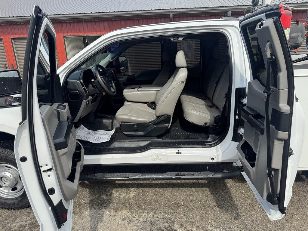 Ford F-350 SD XL SuperCab 4WD 2020