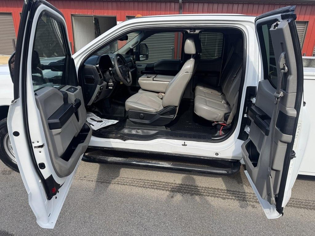 Ford F-350 SD XL SuperCab 2WD 2019