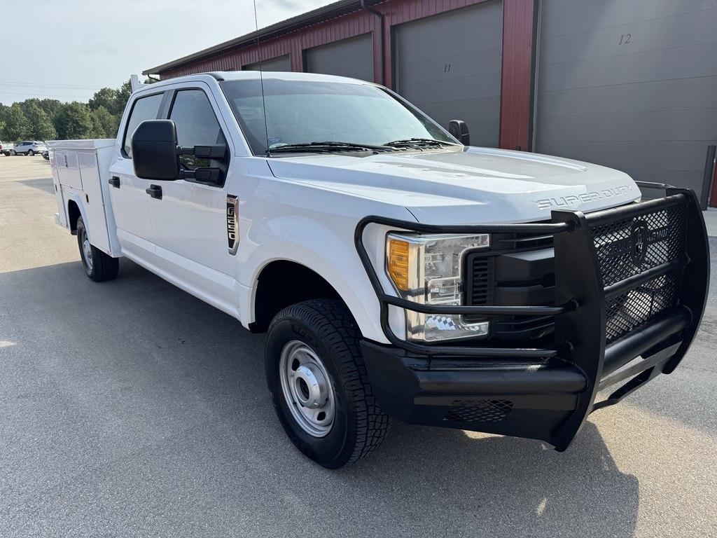 Ford F-250 SD XL Crew Cab 4WD 2017