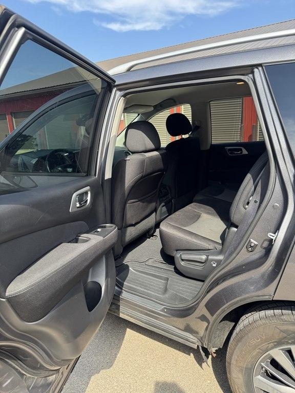 Nissan Pathfinder S 2WD 2017