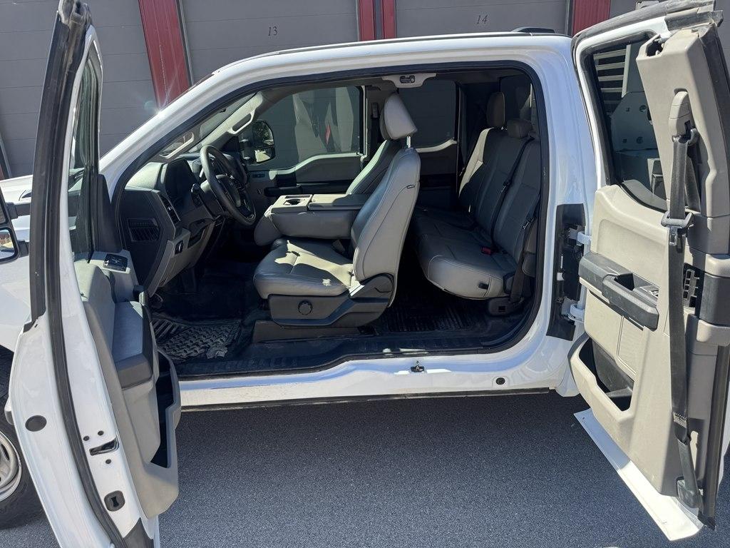 Ford F-250 SD XL SuperCab 4WD 2022