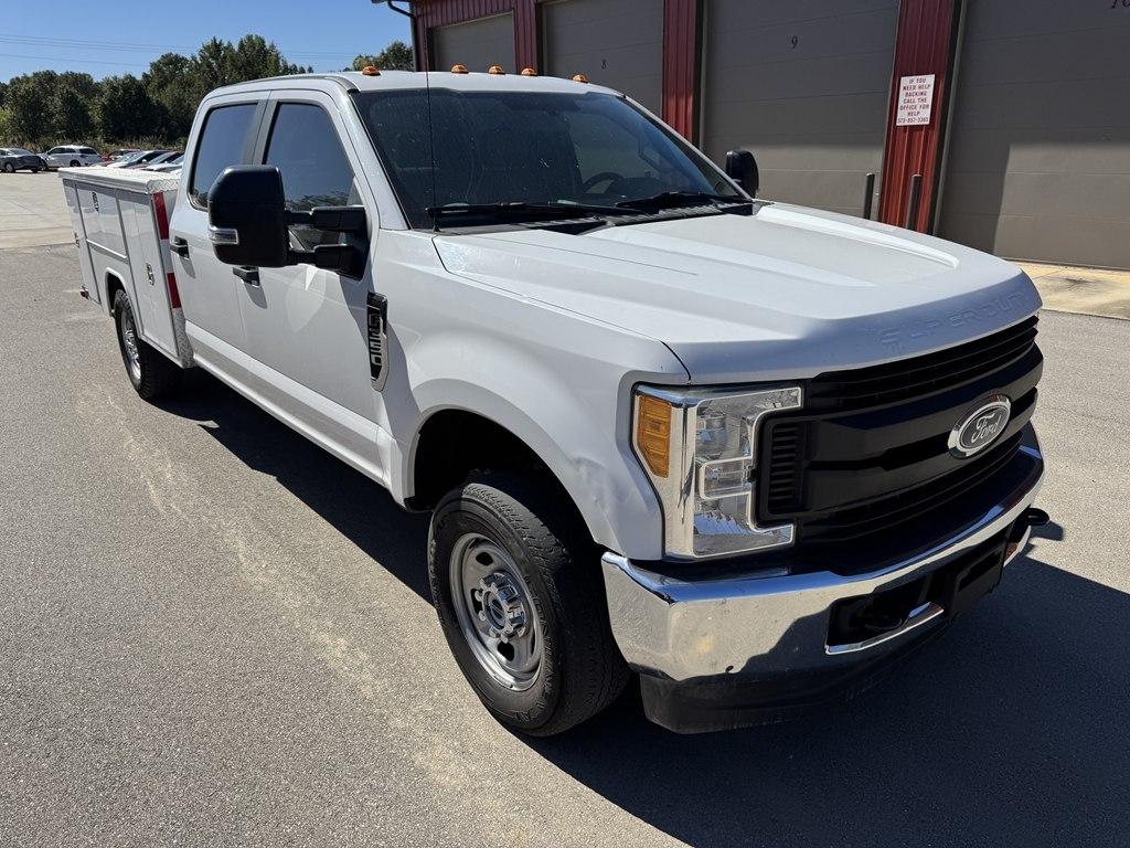 2017 Ford F-350 Super Duty Chassis Cab