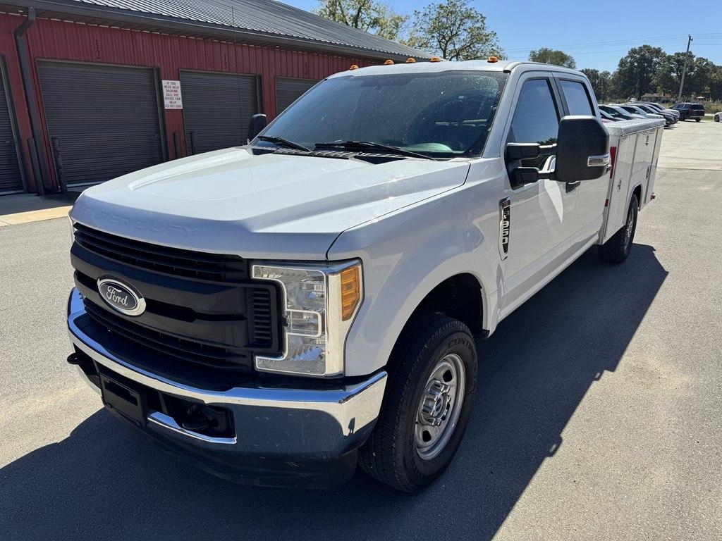 Ford F-350 SD XL Crew Cab 4WD 2017