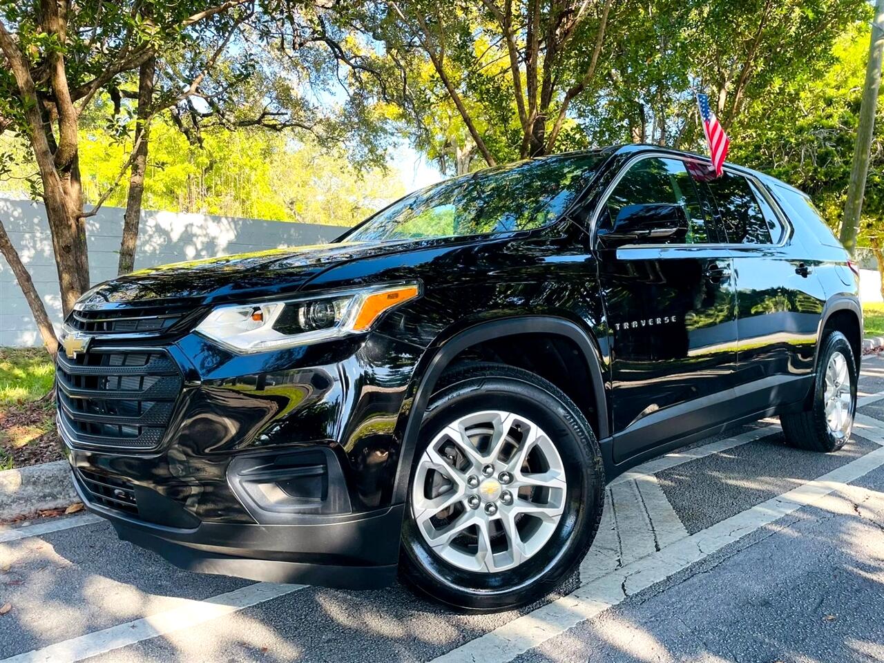 2020 Chevrolet Traverse LS Sport Utility 4D
