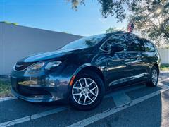 2021 Chrysler Voyager 