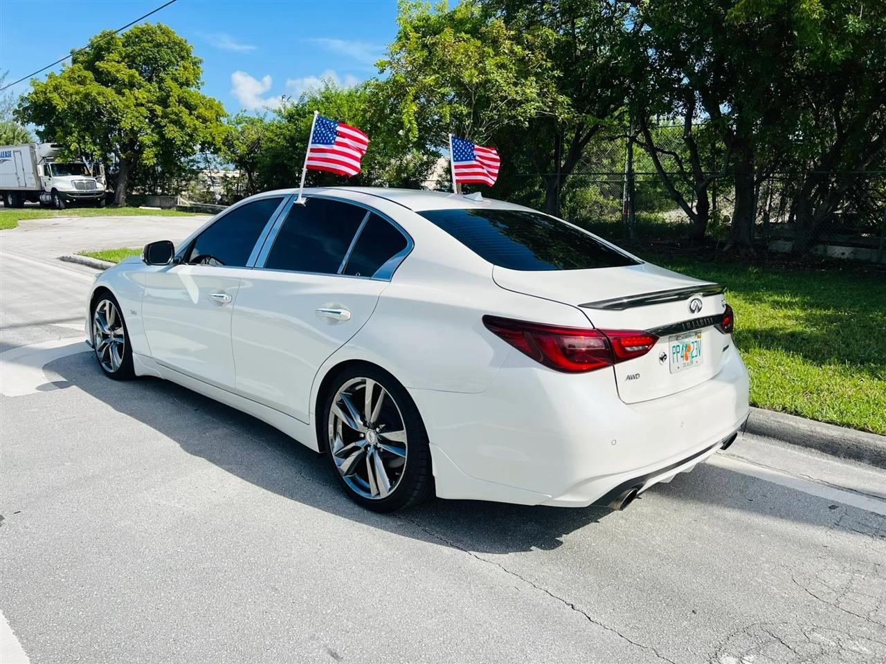 Infiniti Q50 photo 3