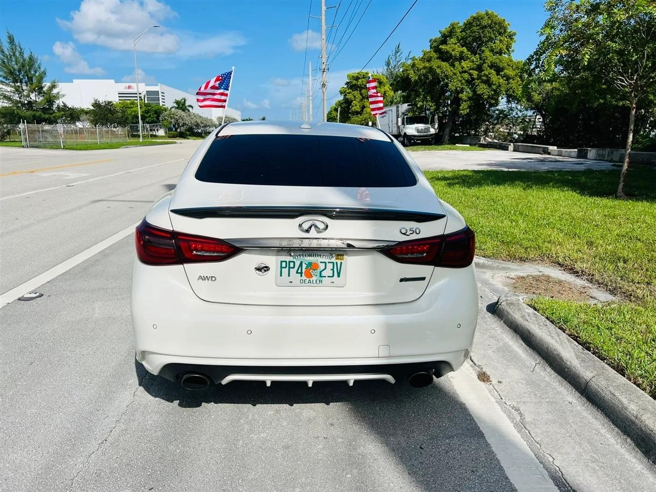 Infiniti Q50 photo 4