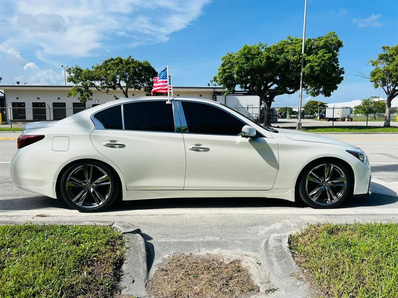 Infiniti Q50 photo 6