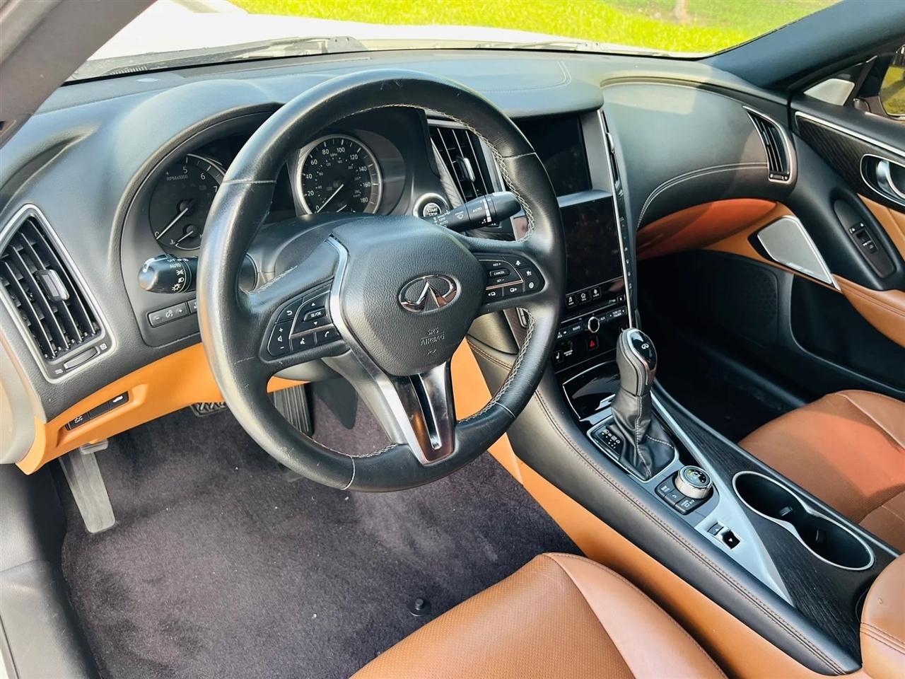 Infiniti Q50 photo 11