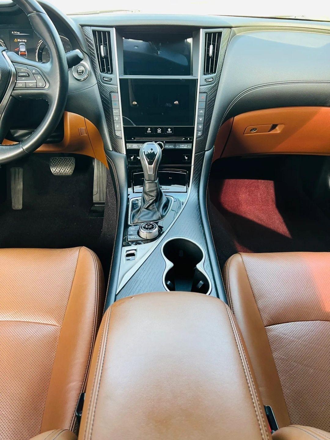 Infiniti Q50 photo 14