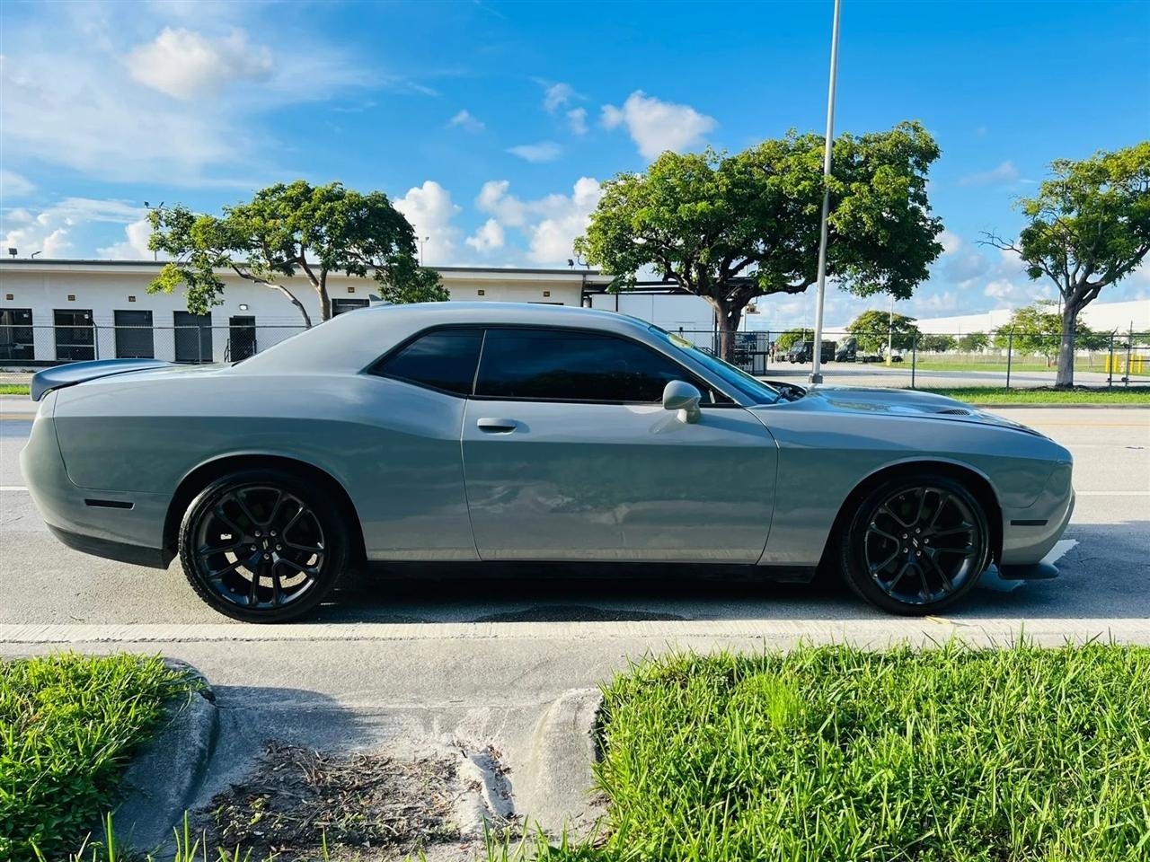 Dodge Challenger photo 6