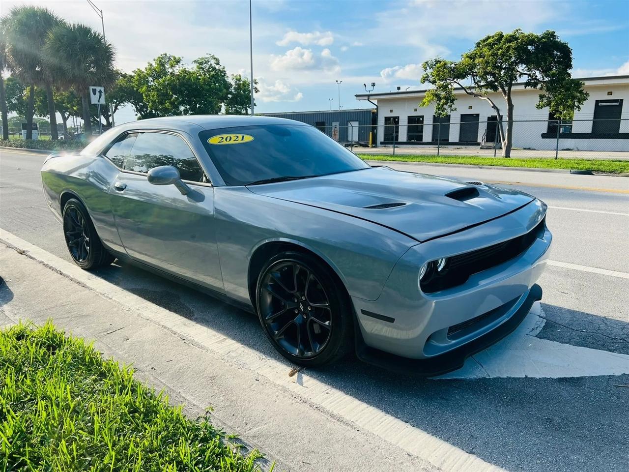 Dodge Challenger photo 7