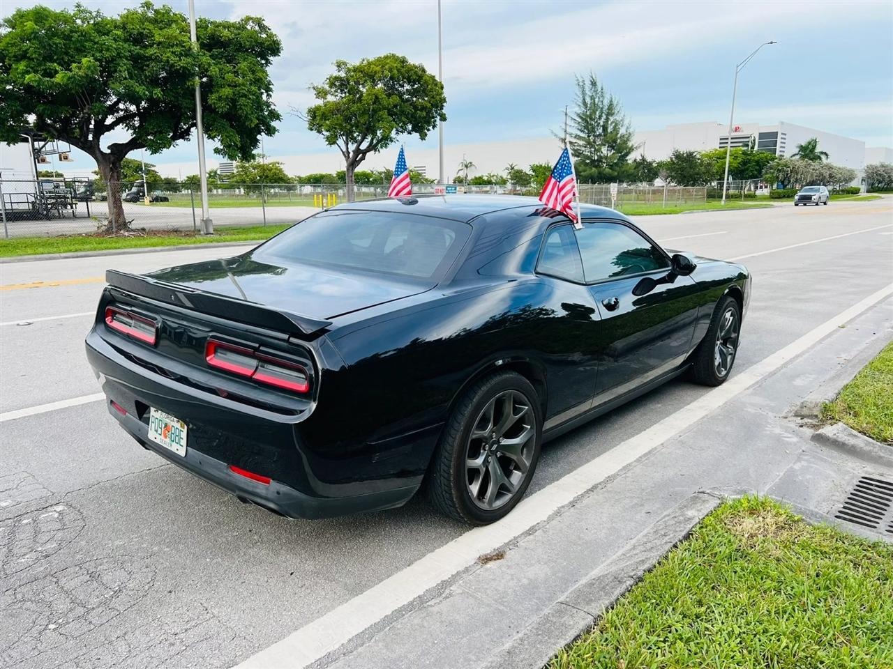 Dodge Challenger photo 5