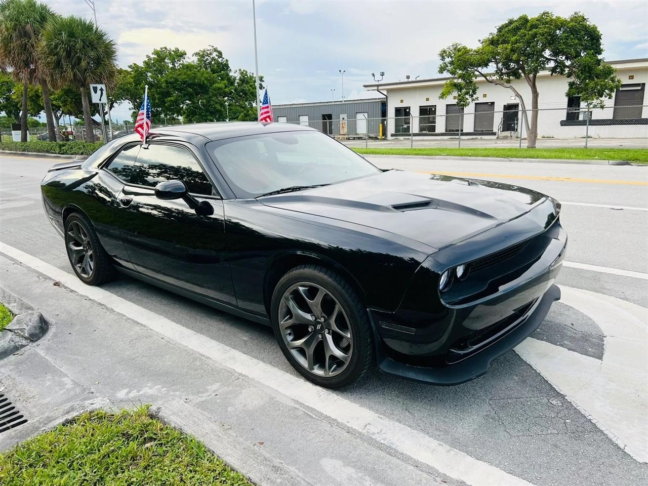 Dodge Challenger photo 7