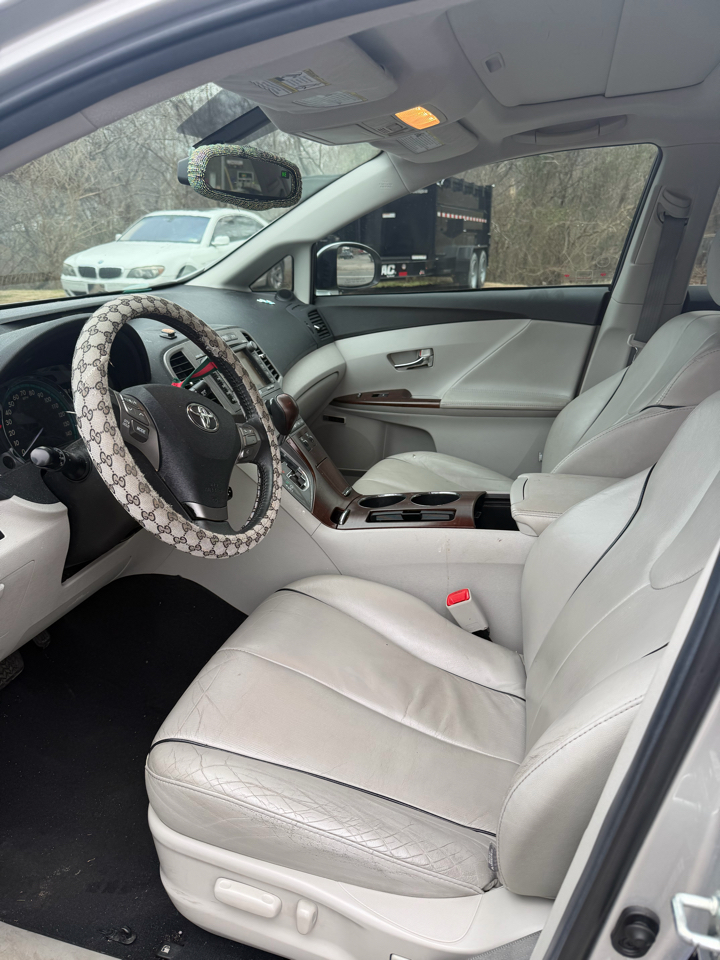 Toyota Venza LE V6 FWD 2012