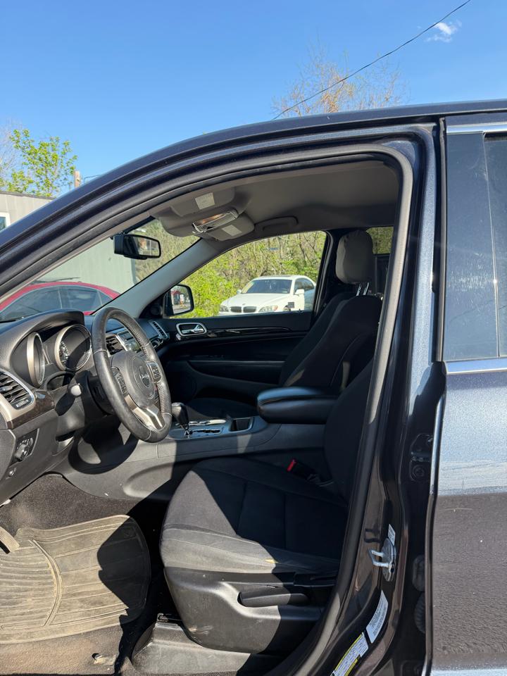 Jeep Grand Cherokee Laredo 4WD 2012