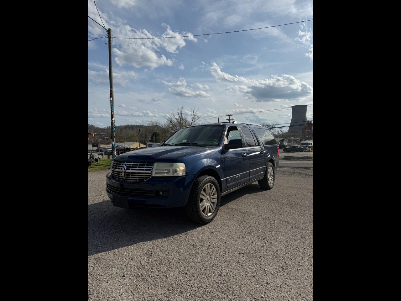 2011 Lincoln Navigator L 4WD