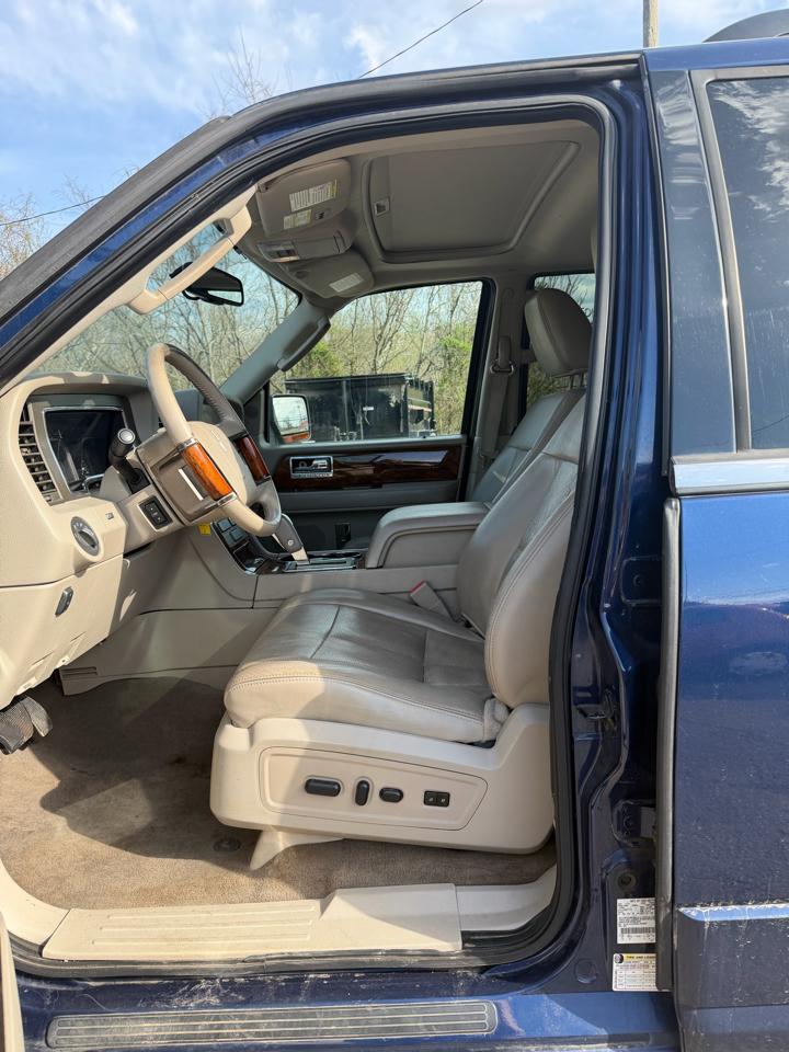 Lincoln Navigator L 4WD 2011