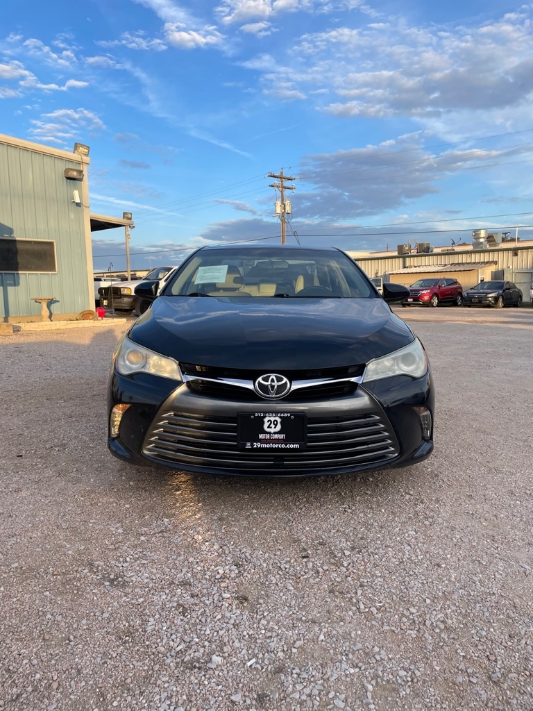 Toyota Camry SE 2020