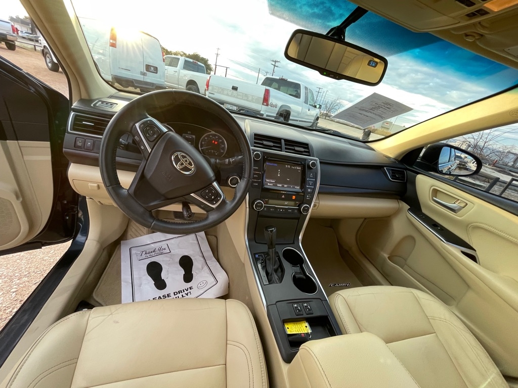 Toyota Camry SE 2020