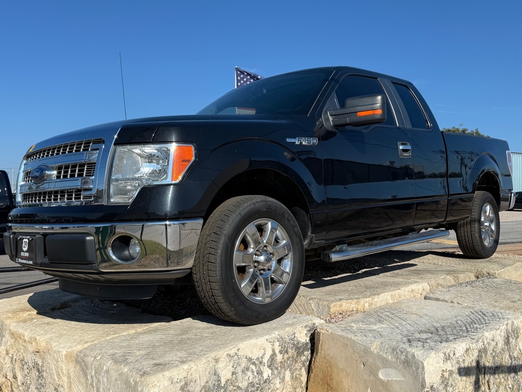 2013 Ford F-150 XL SuperCab 8-ft. Bed 2WD
