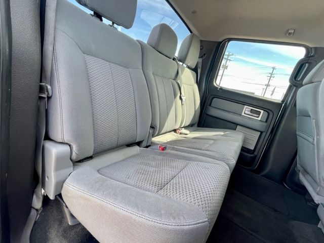 Ford F-150 XL SuperCrew 5.5-ft. Bed 2WD 2011 Ford F-150 XL SuperCrew 5.5-ft. Bed 2WD 2011