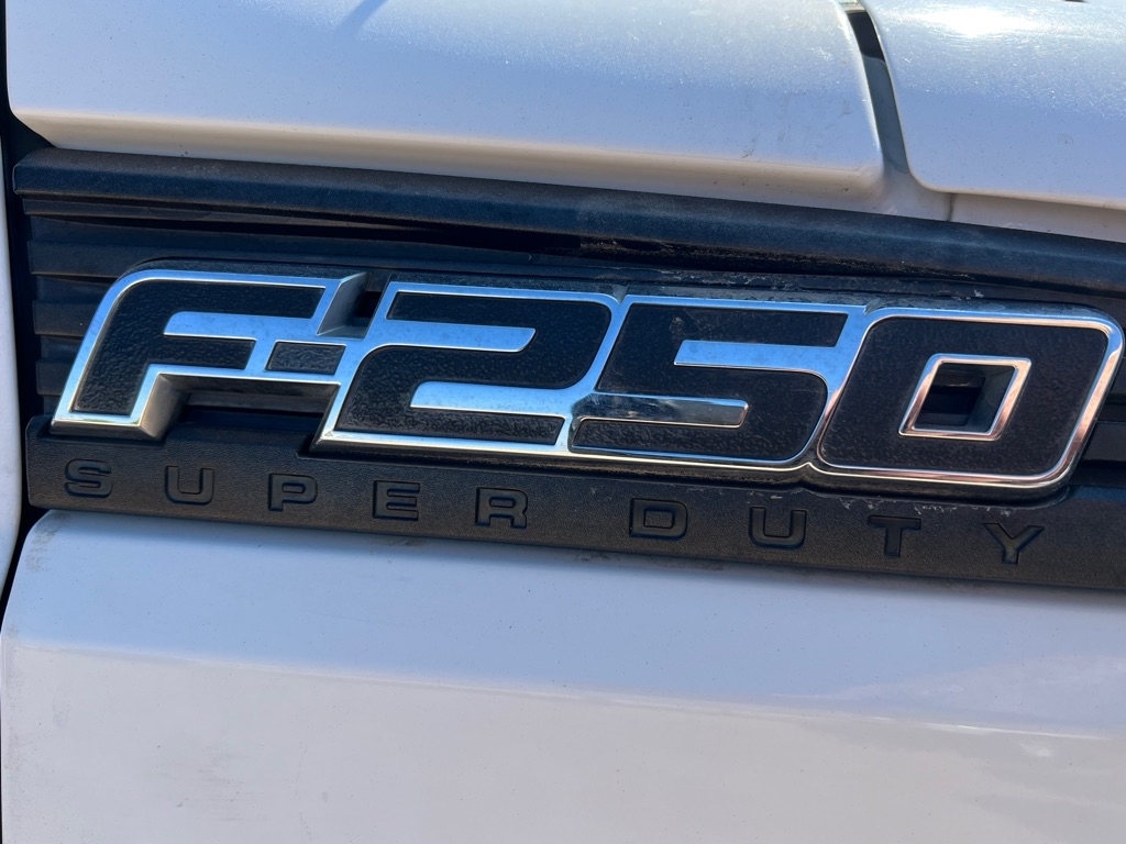 Ford F-250 SD XL SuperCab 4WD 2011