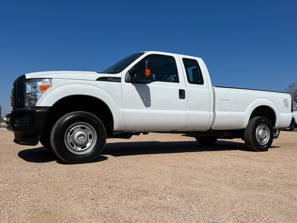 Ford F-250 SD XL SuperCab 4WD 2011