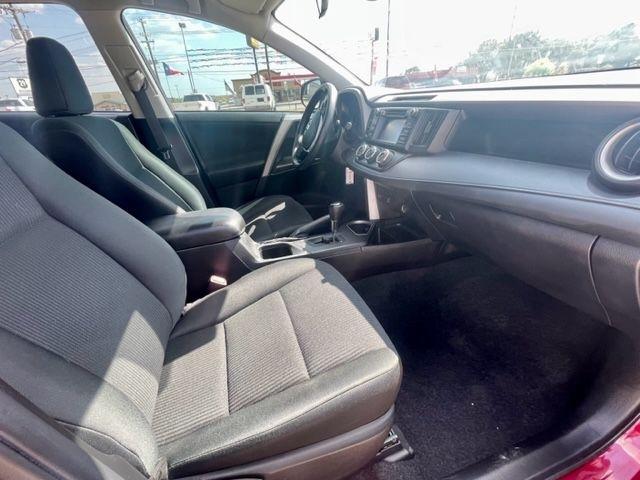 Toyota RAV4 LE FWD 2018