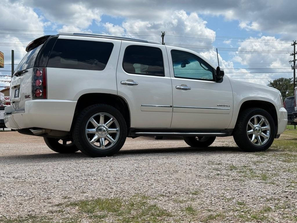 GMC Yukon Denali 4WD 2011
