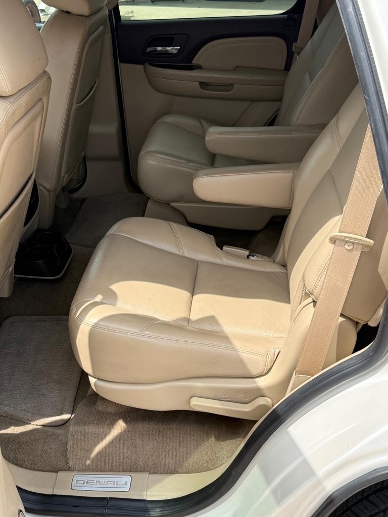 GMC Yukon Denali 4WD 2011