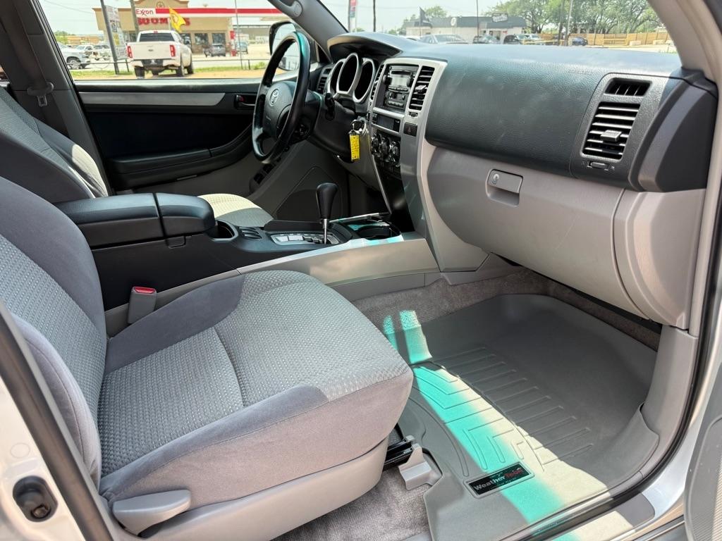 Toyota 4Runner SR5 2WD 2004