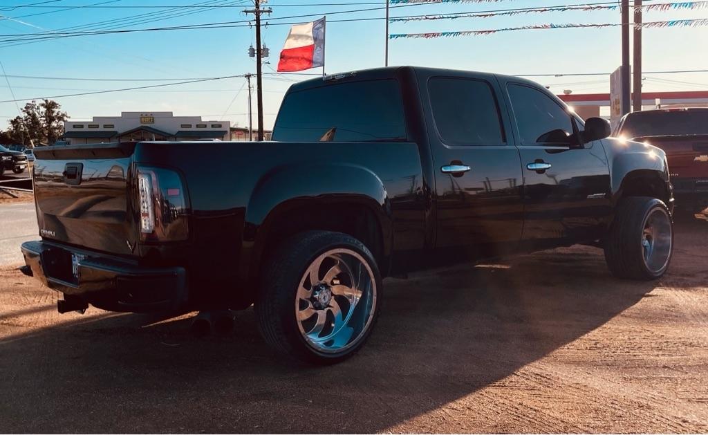 GMC Sierra 1500 SLT Crew Cab 2WD 2011