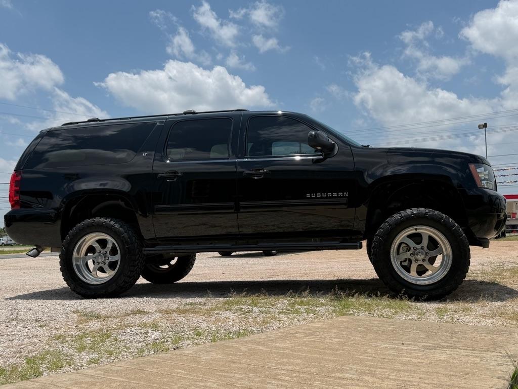 Chevrolet Suburban  2013