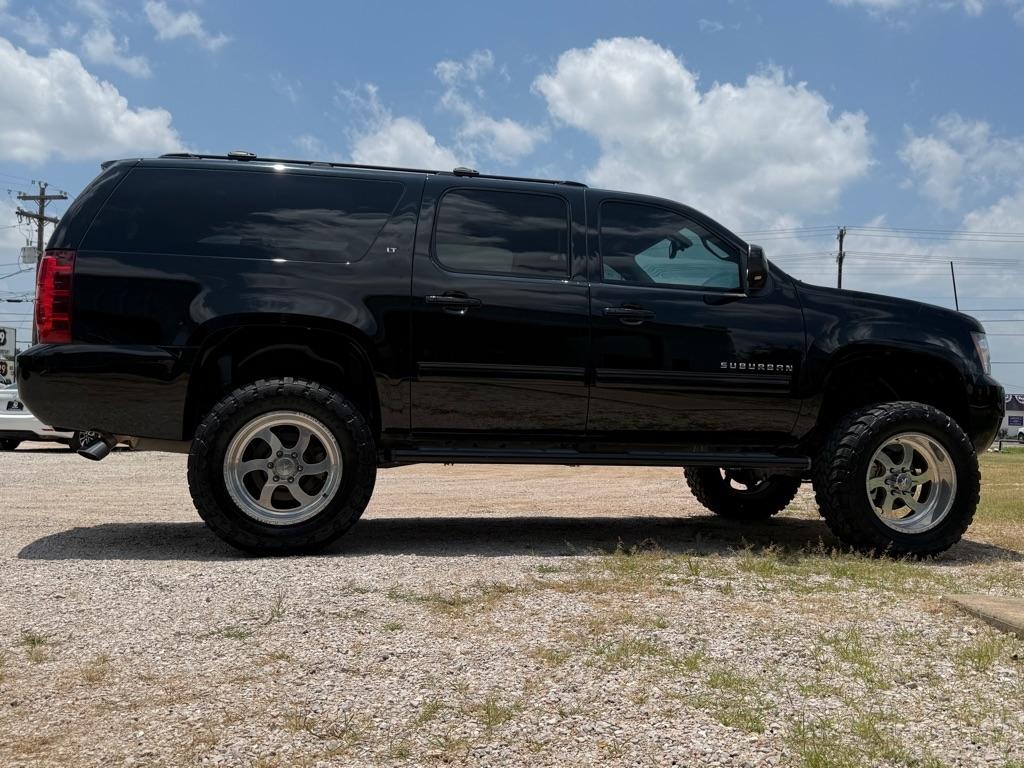 Chevrolet Suburban  2013
