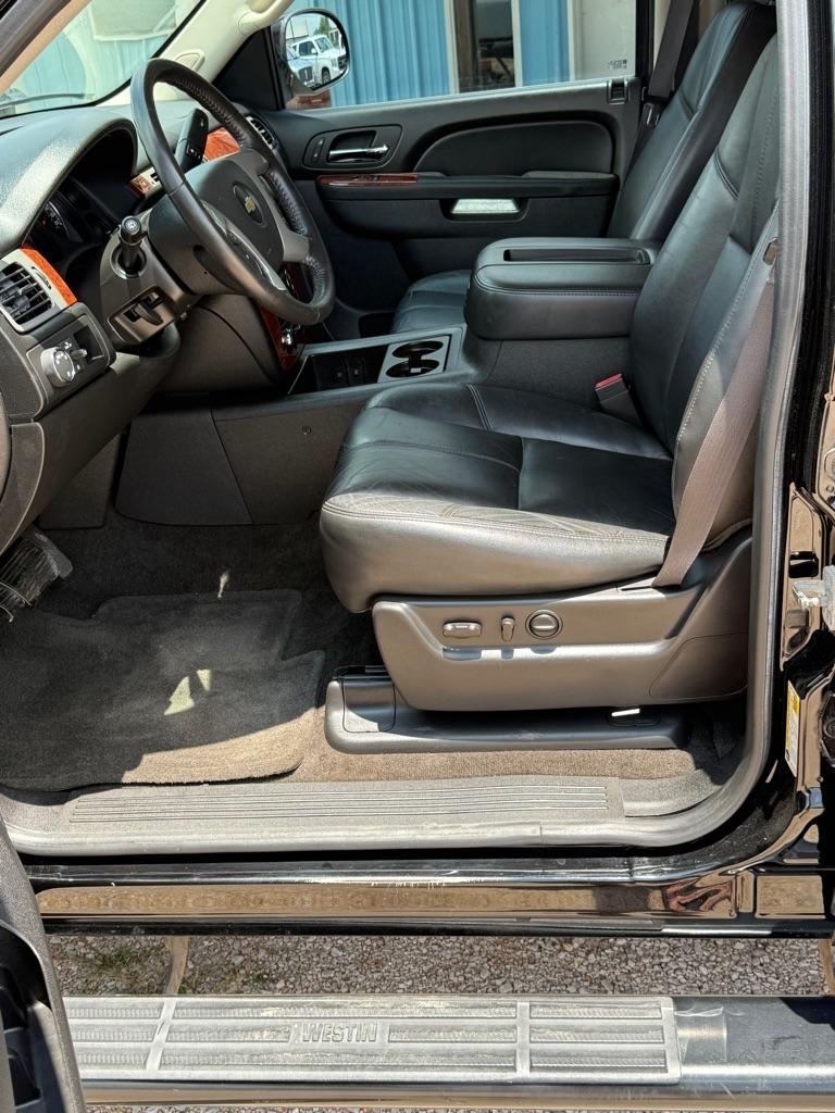 Chevrolet Suburban  2013