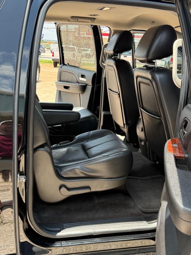 Chevrolet Suburban  2013