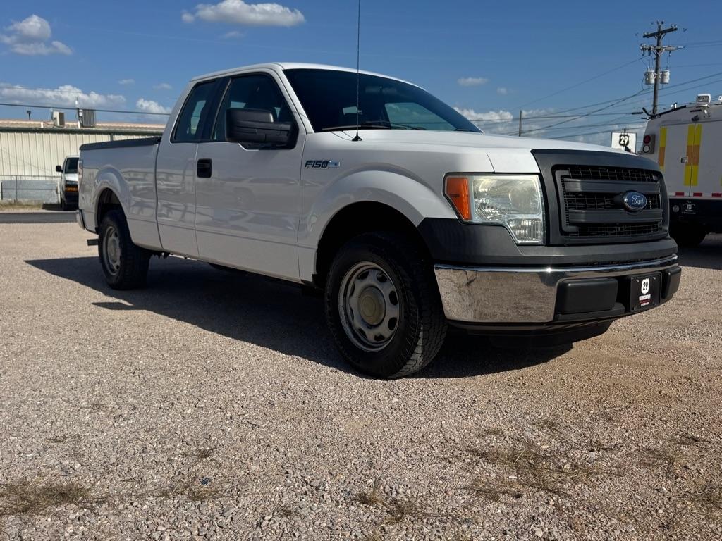 Ford F-150 XL SuperCab 8-ft. Bed 2WD 2014