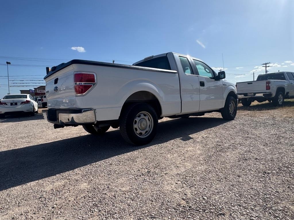 Ford F-150 XL SuperCab 8-ft. Bed 2WD 2014
