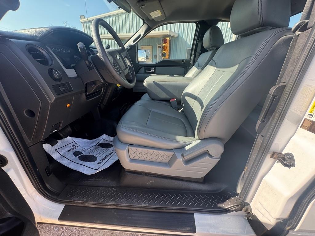 Ford F-150 XL SuperCab 8-ft. Bed 2WD 2014
